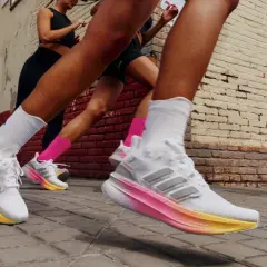 Adidas Ultraboost DNA 5.0: Laufschuh oder Fashion-Statement?
