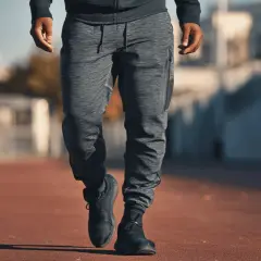 Open Leg Jogger: Styling-Guide Von Casual bis Business-Look