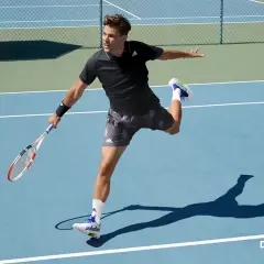Tennis im Winter: Nie wieder frieren! Ihr Outfit-Guide