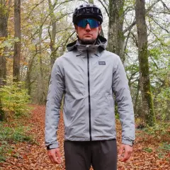 Fahrrad-Regenjacke Herren: Welcher Schutz passt zu Ihrem Fahrstil?