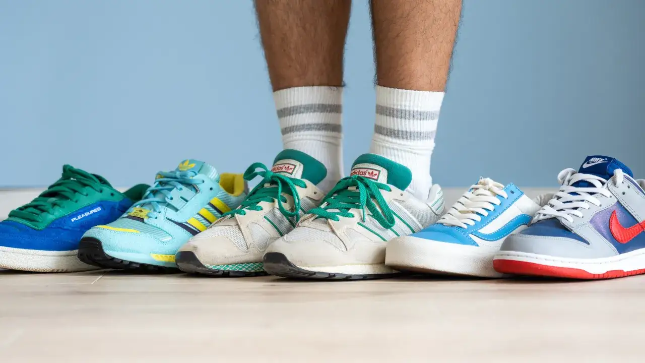 Retro Tennisschuhe vs Moderne Tennisschuhe Design Vergleich