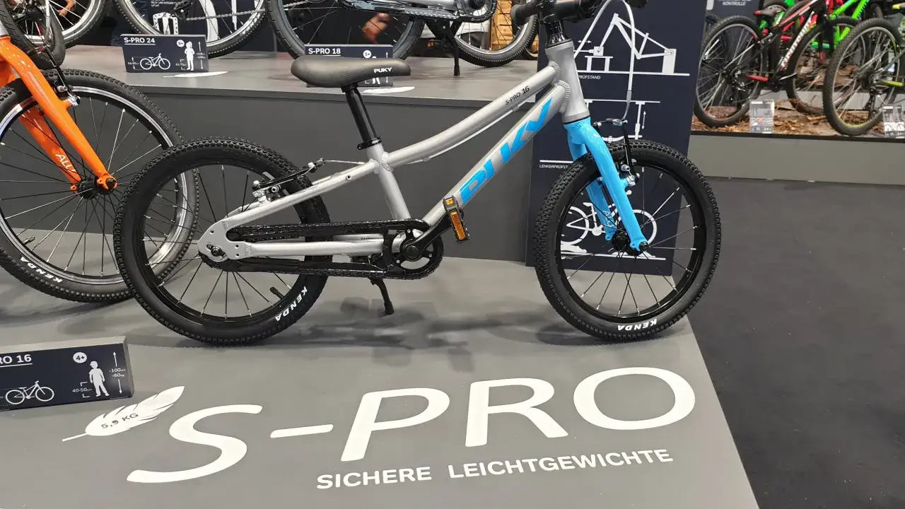 Vergleich von Kinderfahrrädern verschiedener Marken (Puky, Woom)